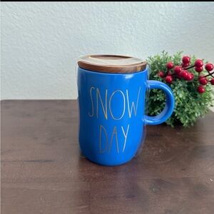 Rae Dunn ‘ Snow Day ‘ Mug with the Wooden Lid Light Blue/Black~ New